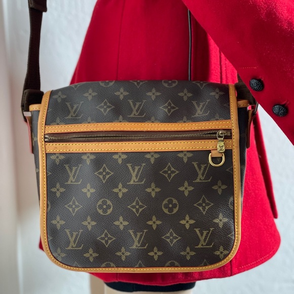 Louis Vuitton Handbags - Louis Vuitton Messenger bag